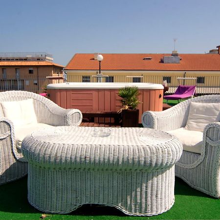 Residence Divina Rimini Exterior photo