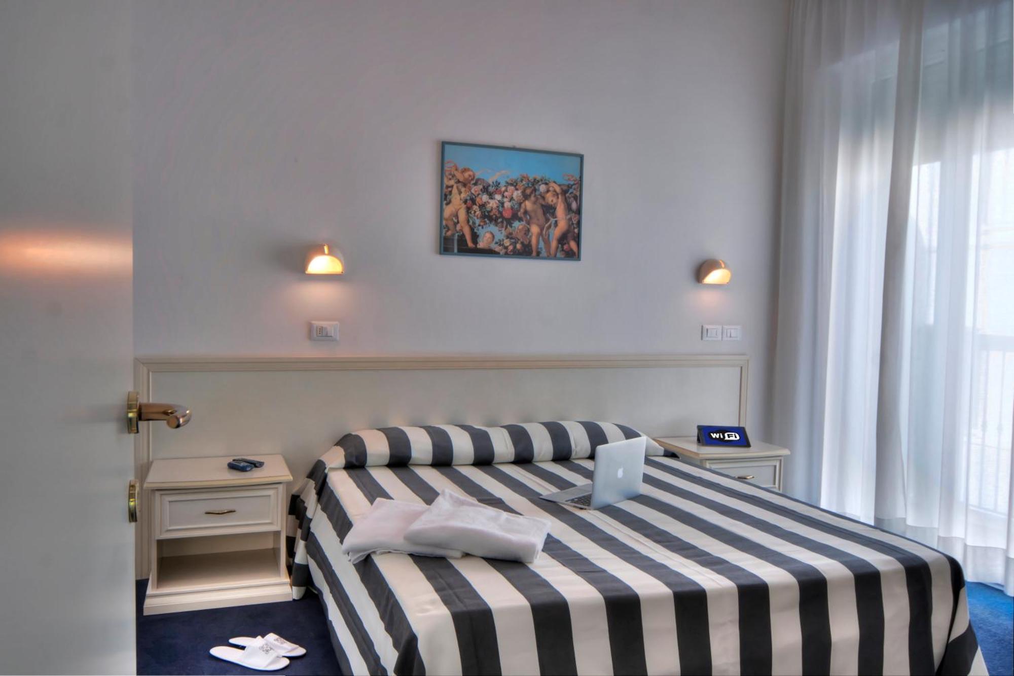 Residence Divina Rimini Exterior photo
