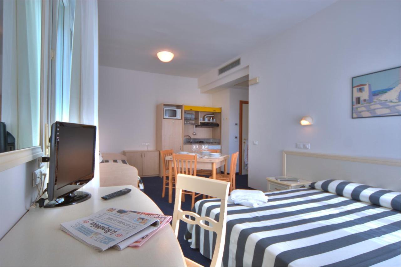 Residence Divina Rimini Room photo