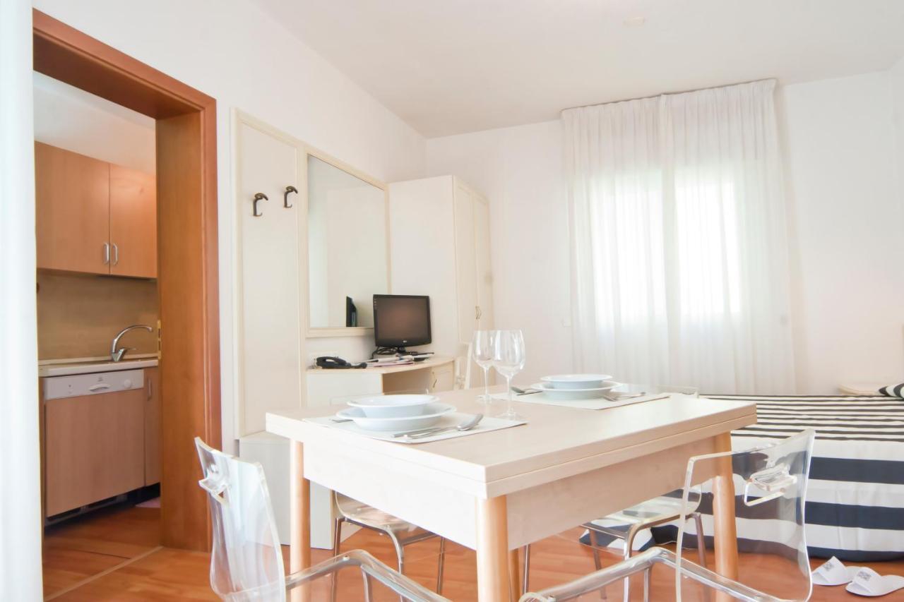 Residence Divina Rimini Room photo